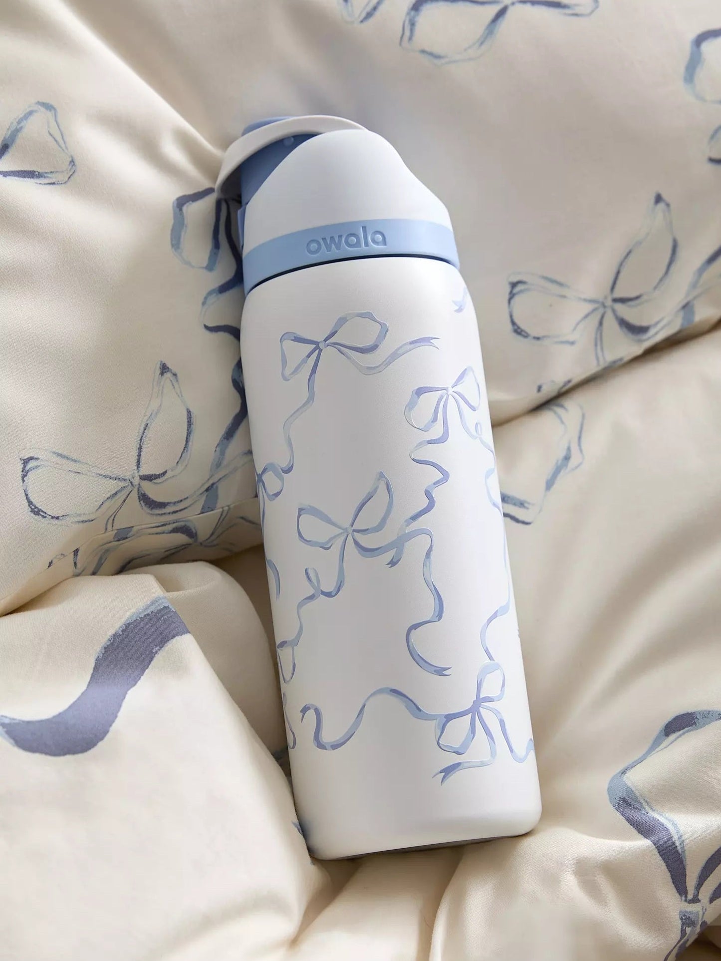 Chic Bow Print Water Bottle by Freesip