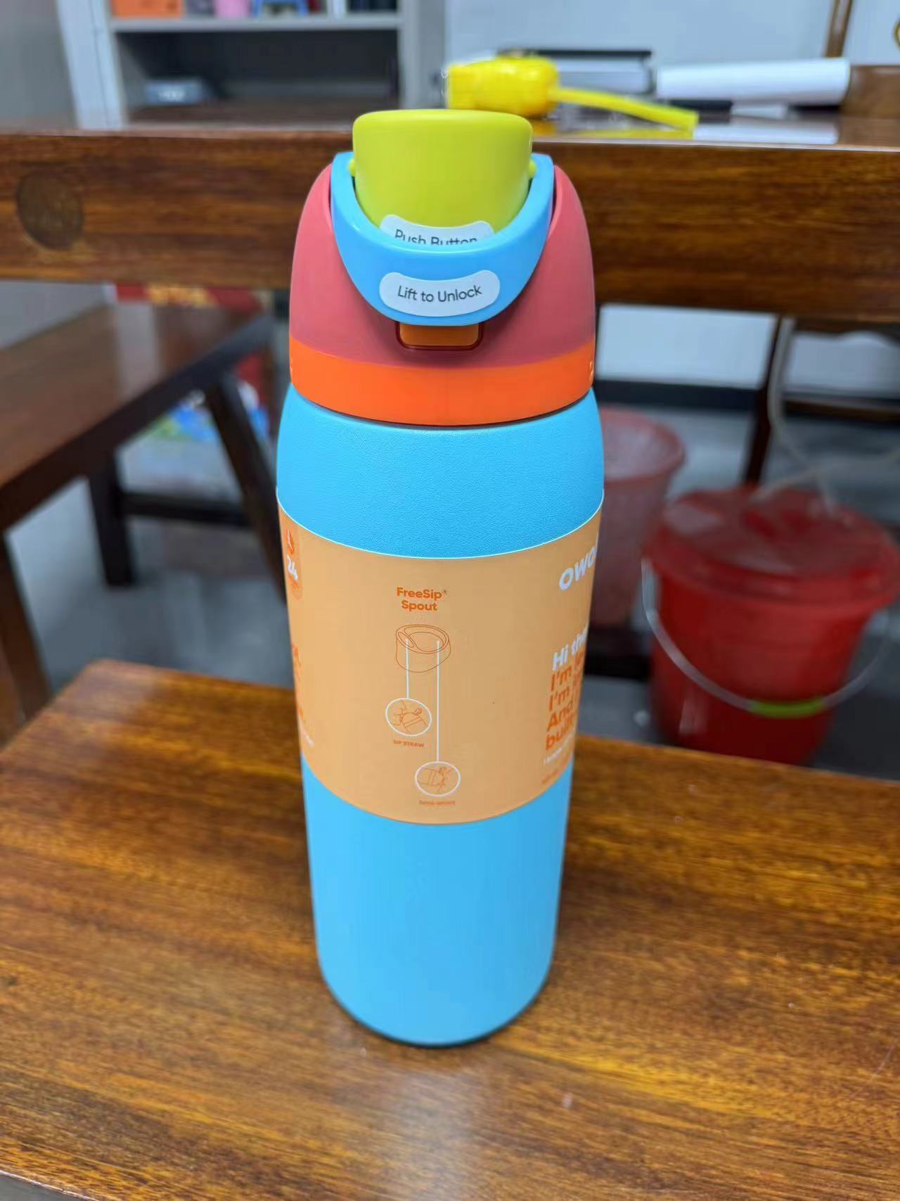 Eco-Friendly 24oz FreeSip Water Bottle - Stay Hydrated in Style!